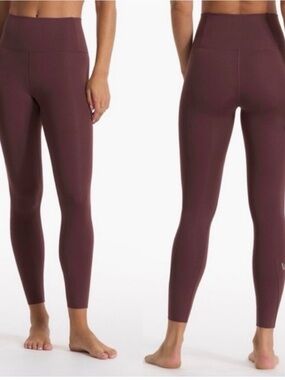 Vuori Evolve Leggings Maroon size XS